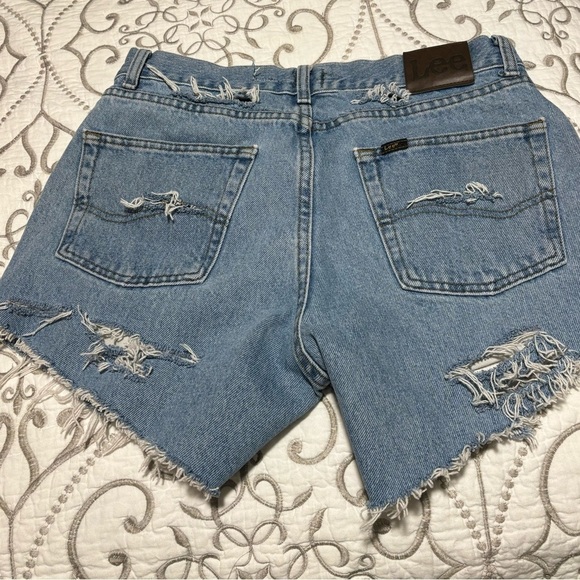 Lee Light Wash Blue Denim DIY Cut Off Distressed Shorts. SZ 31. Fringe. Boho. - Picture 4 of 15